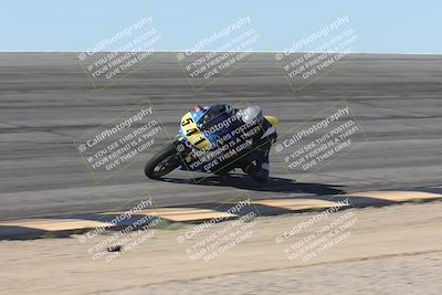 media/Oct-13-2025-Moto Forza (Mon) [[a66d839500]]/3-B Group/Session 2 (Bowl)/